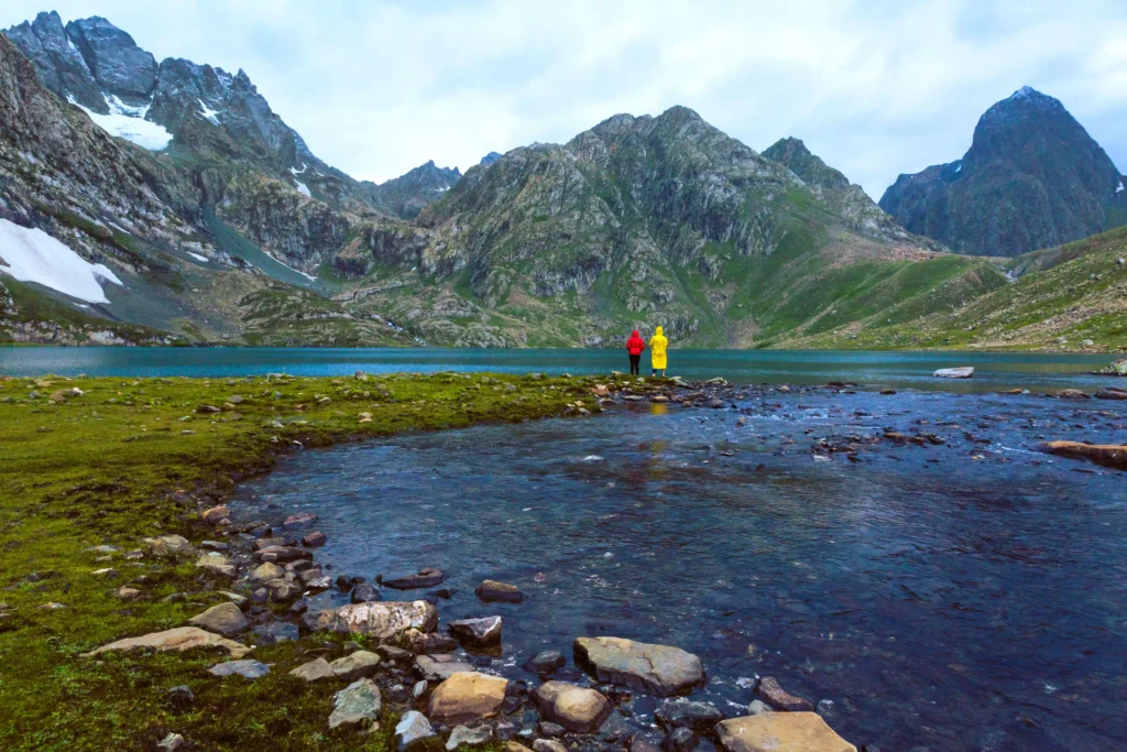 sonmarg-lake