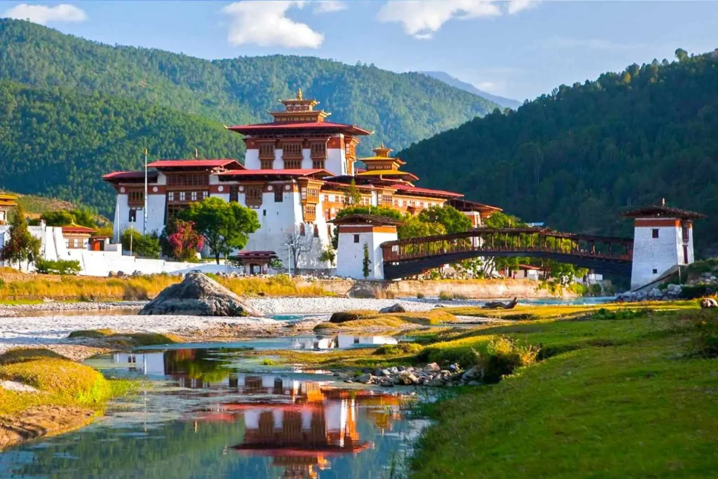 Bhutan-Tour-4-Thimphu-valley_1800x1200